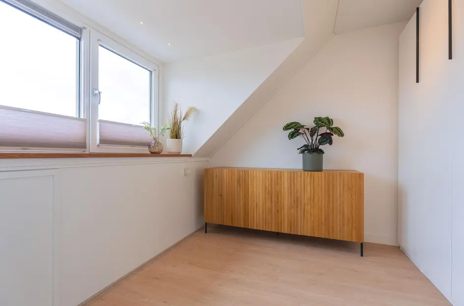 Albert van Damstraat 16