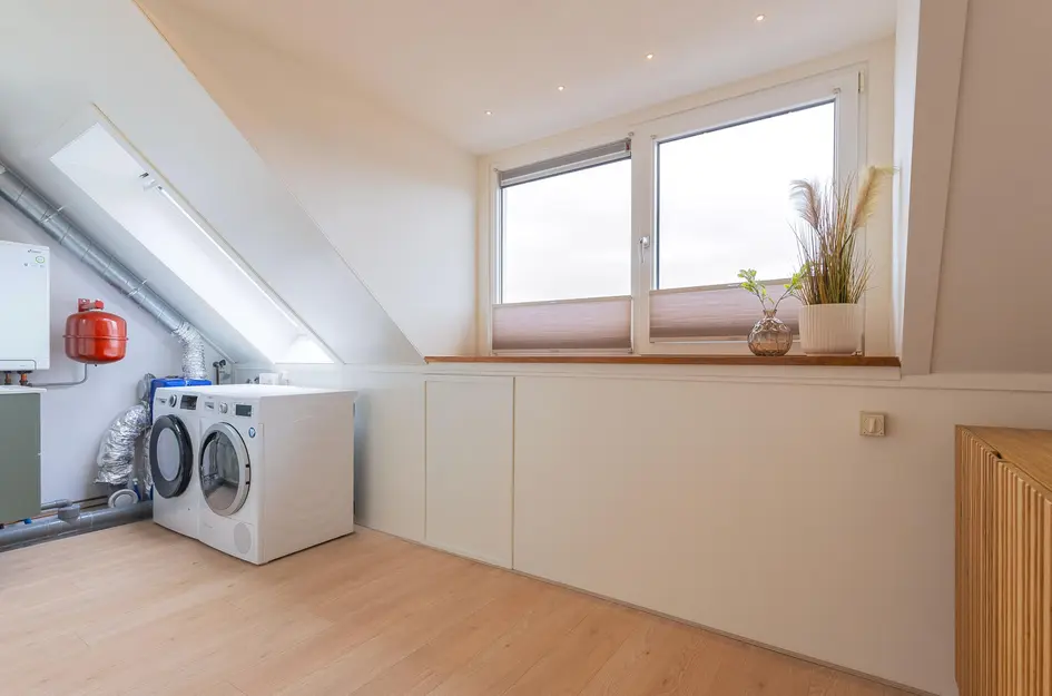 Albert van Damstraat 16