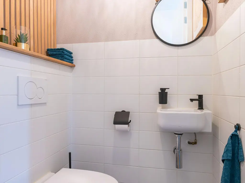 Albert van Damstraat 16, ZWAAG