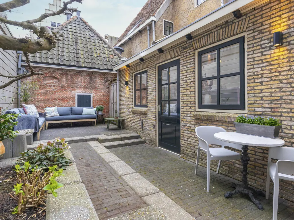 Grote Oost 64, HOORN