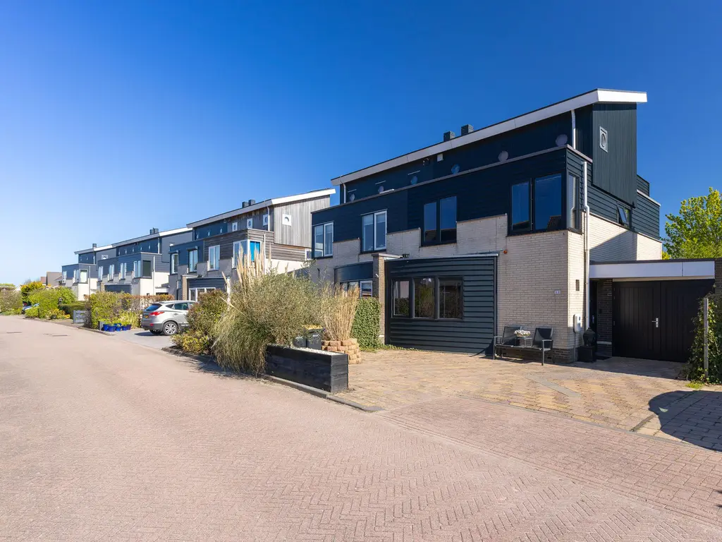 Spanker 13, MEDEMBLIK