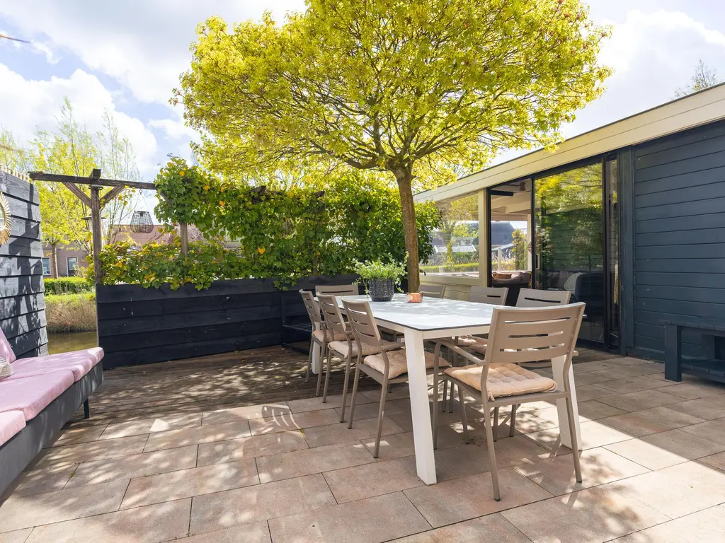 Spanker 13, MEDEMBLIK