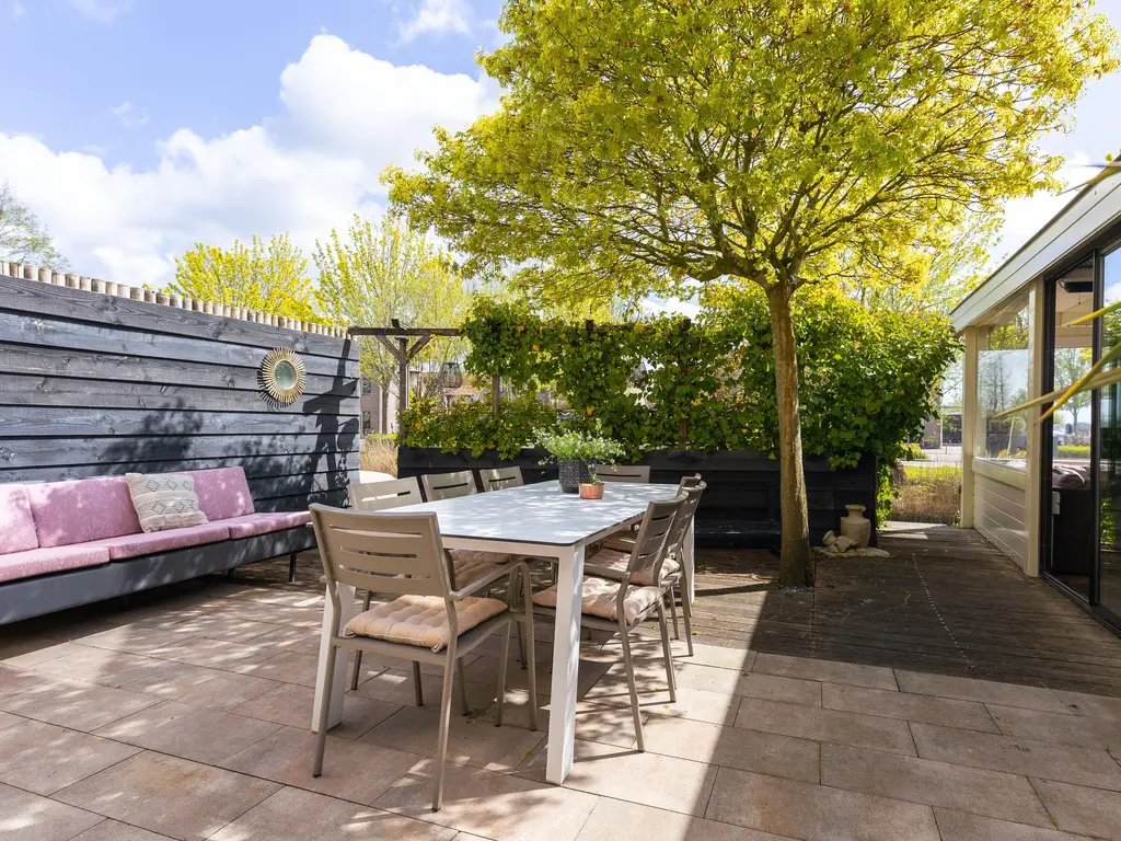 Spanker 13, MEDEMBLIK