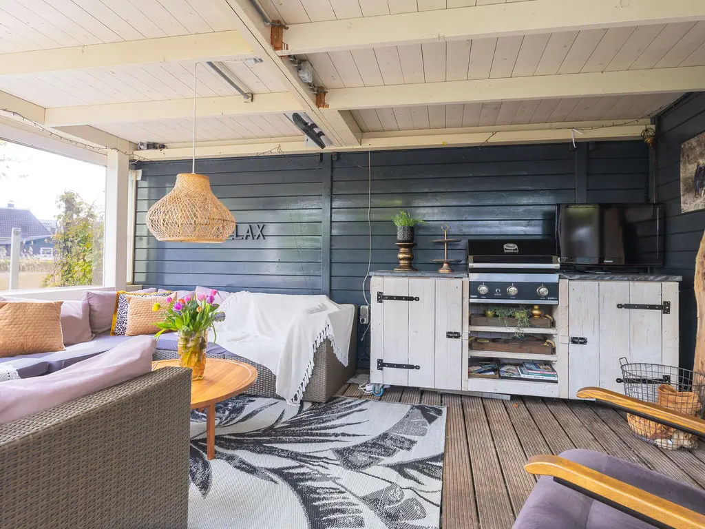 Spanker 13, MEDEMBLIK