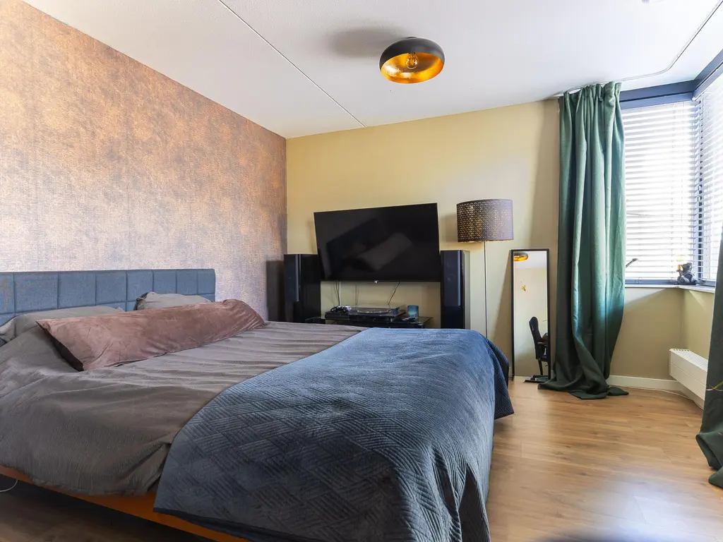 Spanker 13, MEDEMBLIK