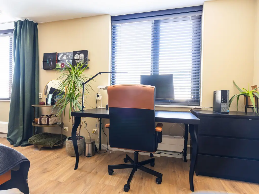 Spanker 13, MEDEMBLIK