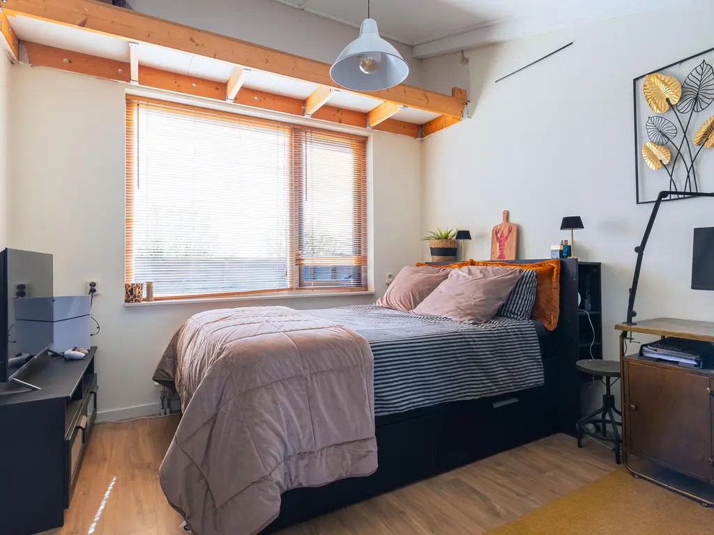 Spanker 13, MEDEMBLIK