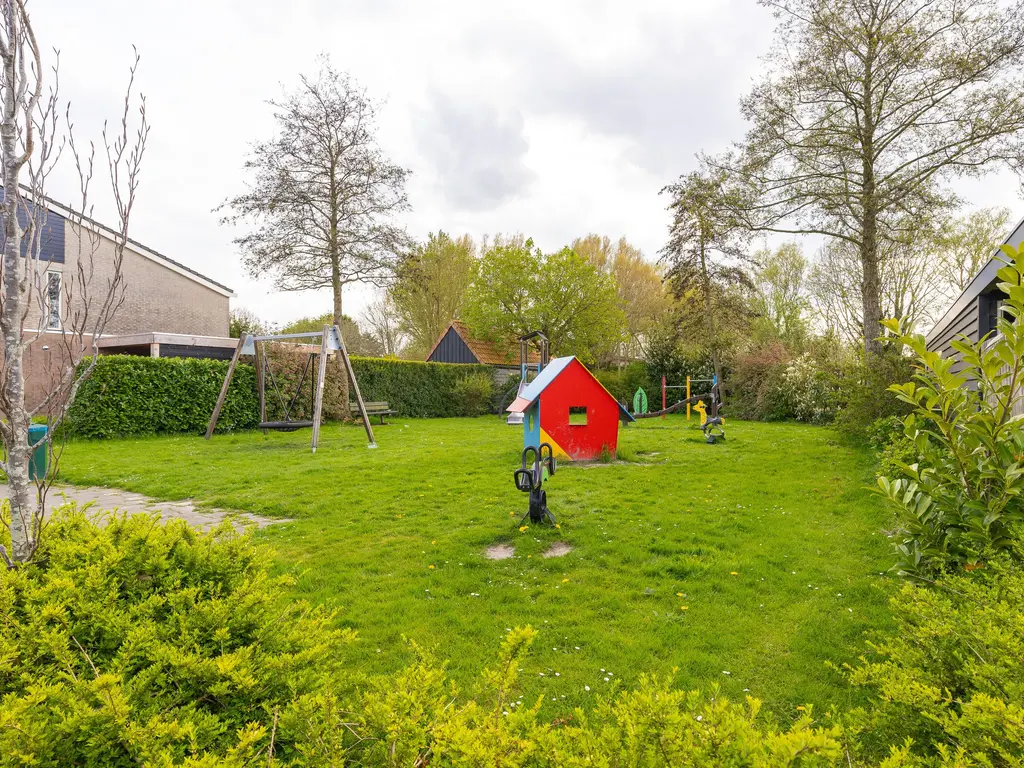 Iepenstraat 15, Winkel