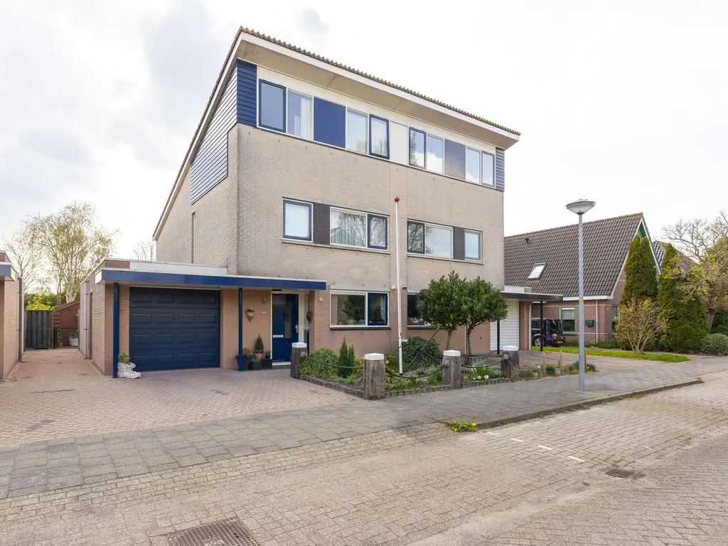 Iepenstraat 15, Winkel