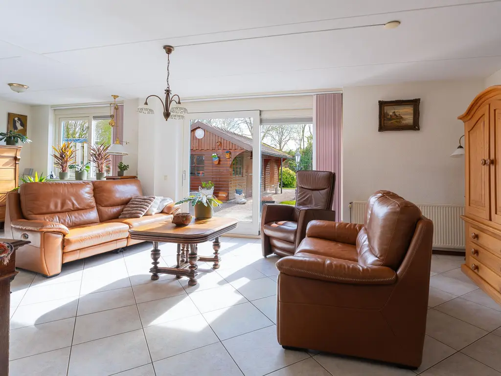 Iepenstraat 15, Winkel