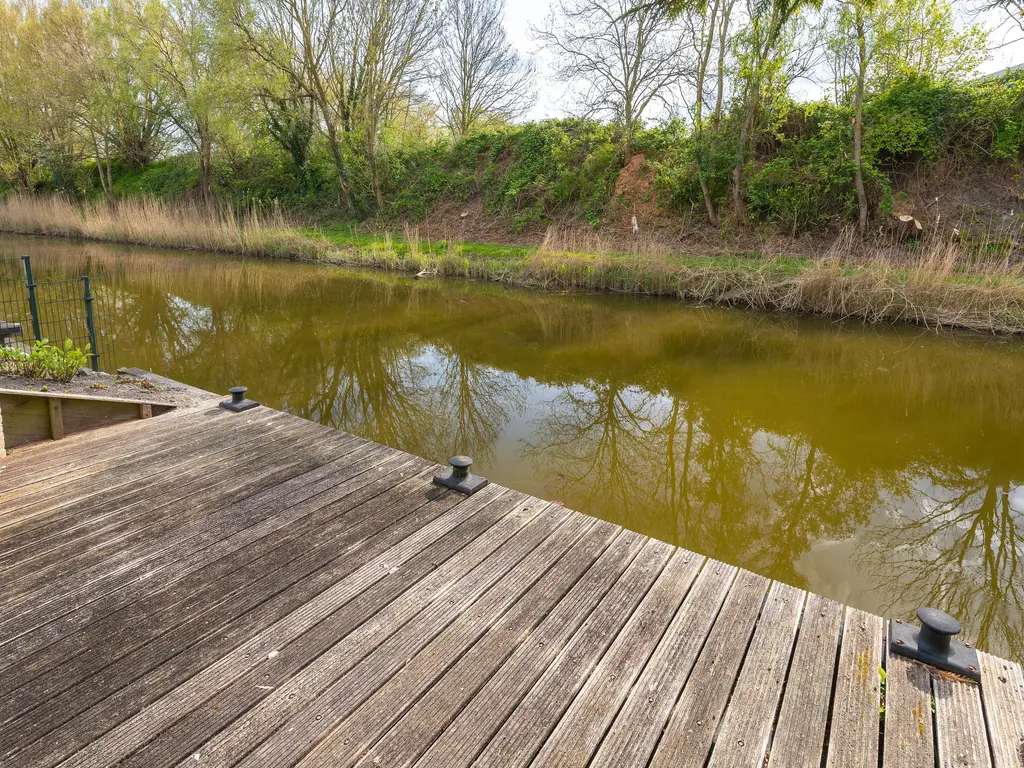 Iepenstraat 15, Winkel