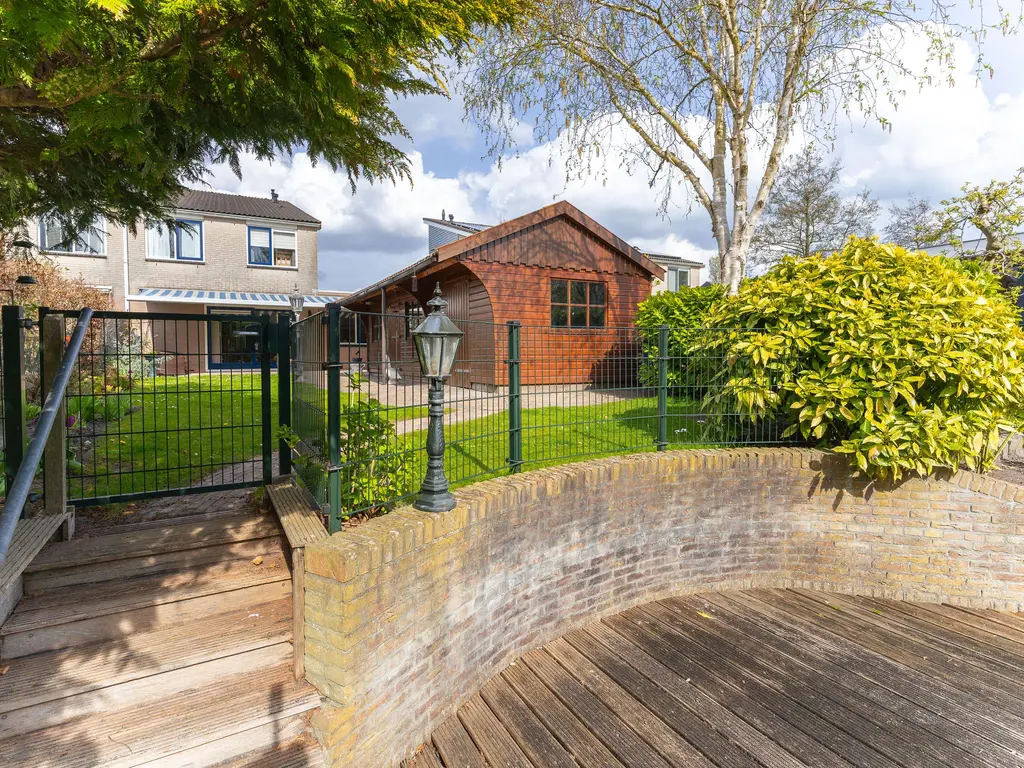 Iepenstraat 15, Winkel