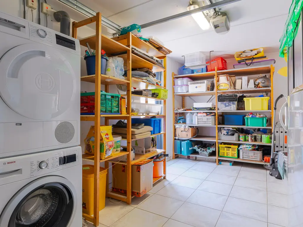 Iepenstraat 15, Winkel