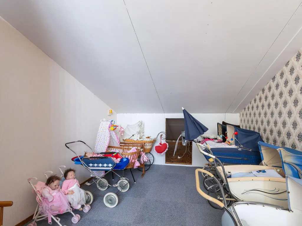 Iepenstraat 15, Winkel