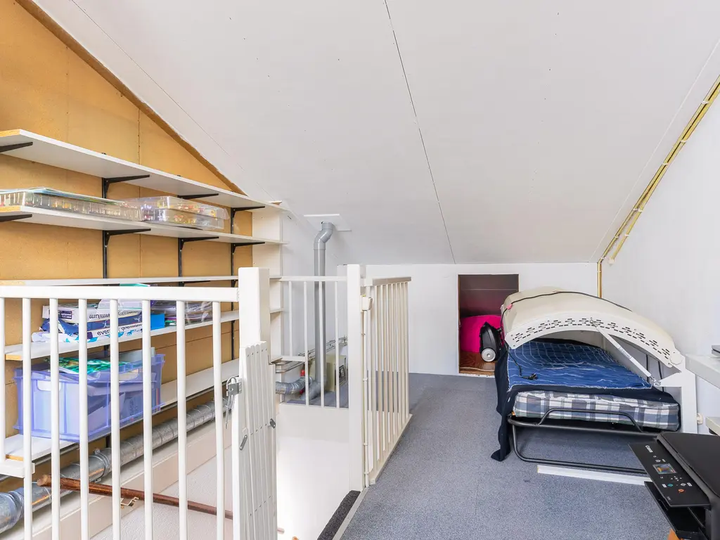 Iepenstraat 15, Winkel