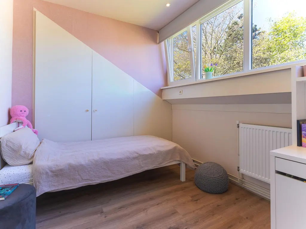 Poolster 93, Hoorn