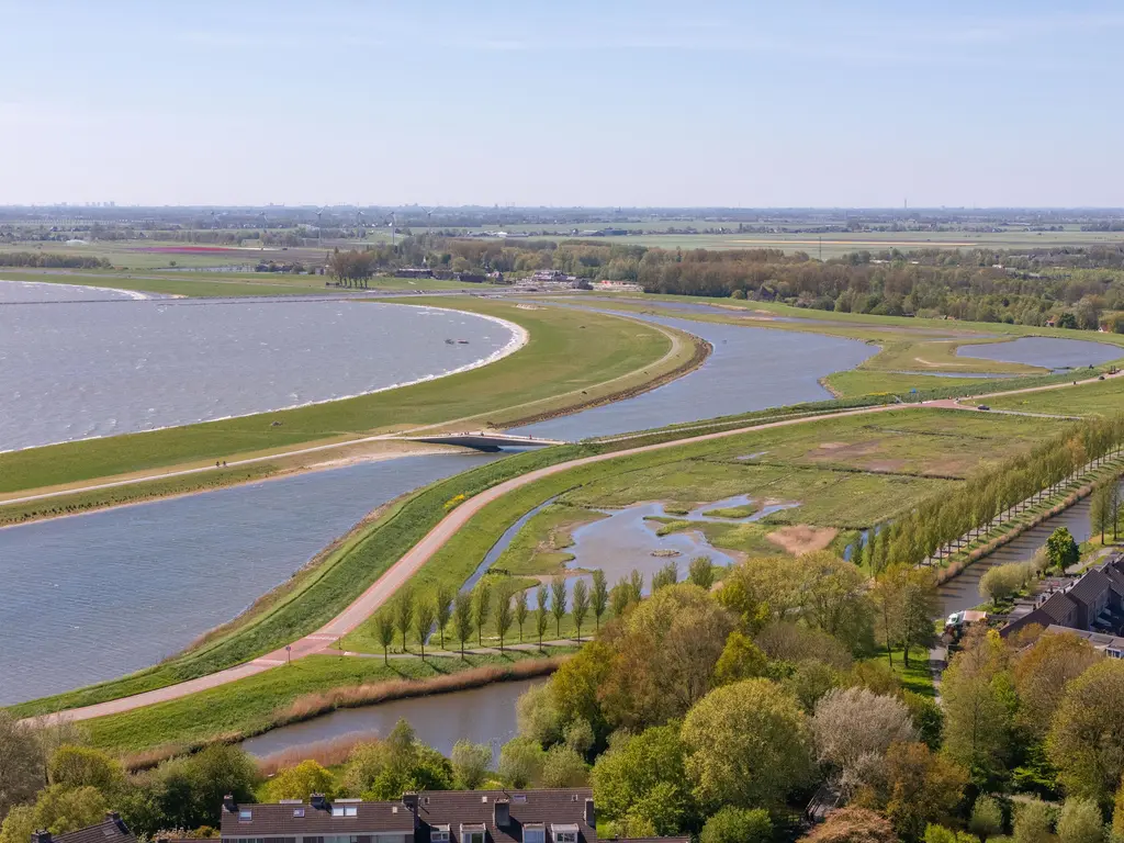 Poolster 93, Hoorn