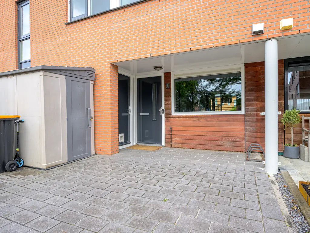 Rie Beisenherzland 5, HEERHUGOWAARD