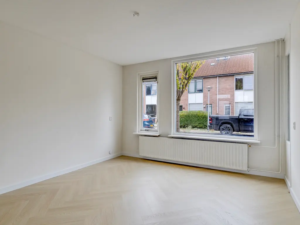 Koolmees 36, HOORN