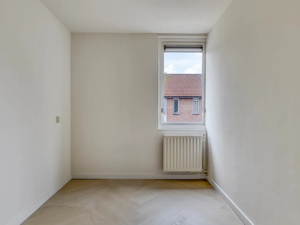 Koolmees 36, HOORN