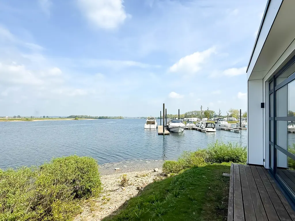 Rijnbandijk 36 84, MAURIK