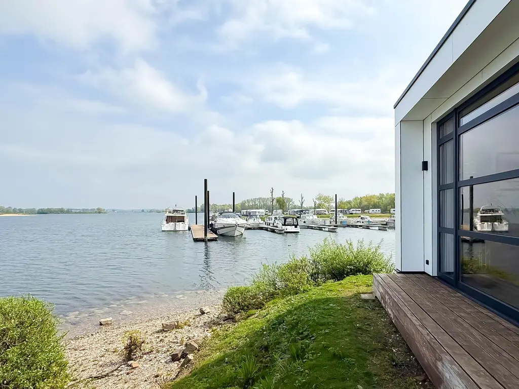 Rijnbandijk 36 84, MAURIK