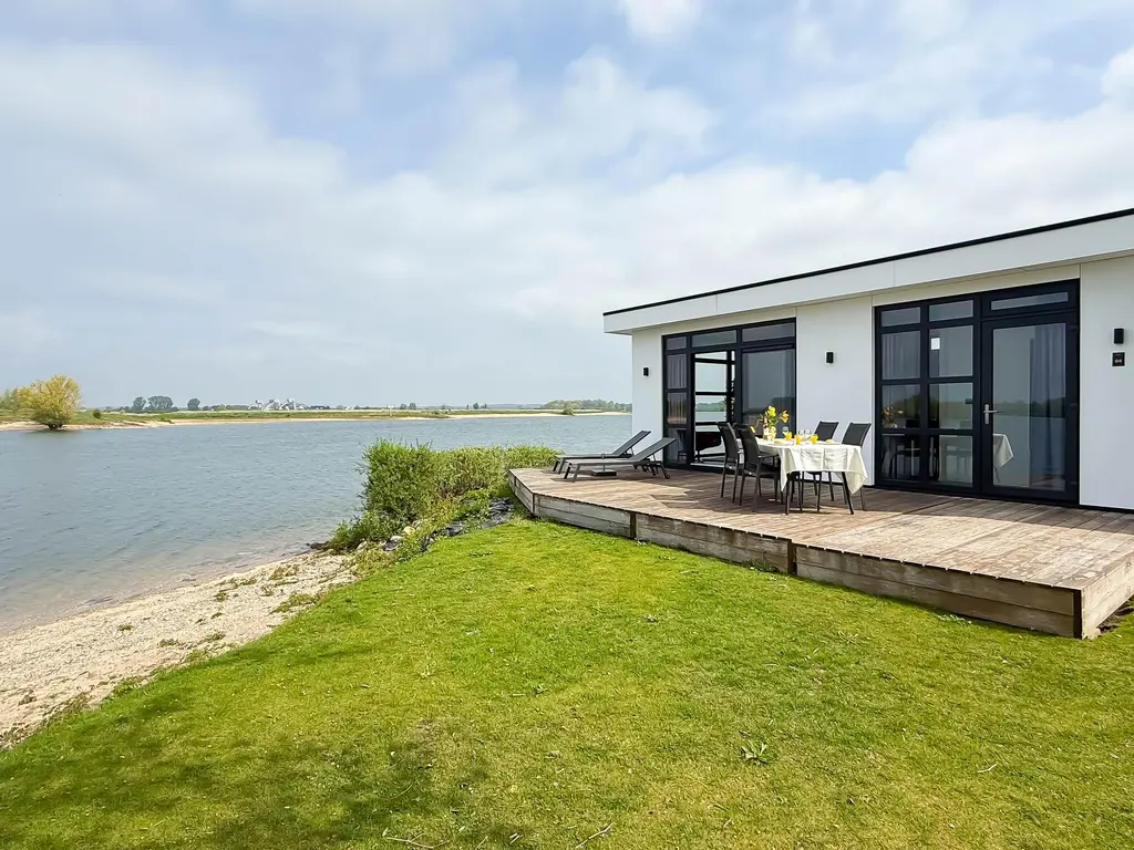 Rijnbandijk 36 84, MAURIK