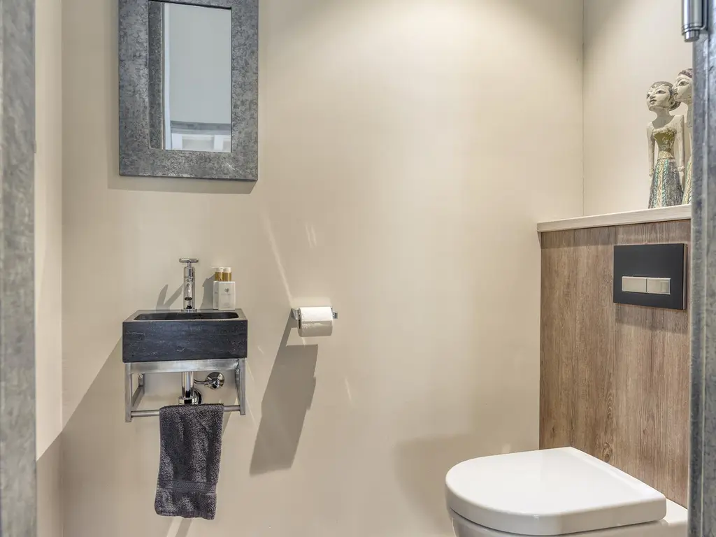 De Stille Wille 316, OOST WEST EN MIDDELBEERS