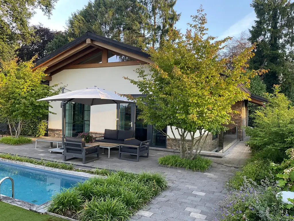 De Stille Wille 316, OOST WEST EN MIDDELBEERS