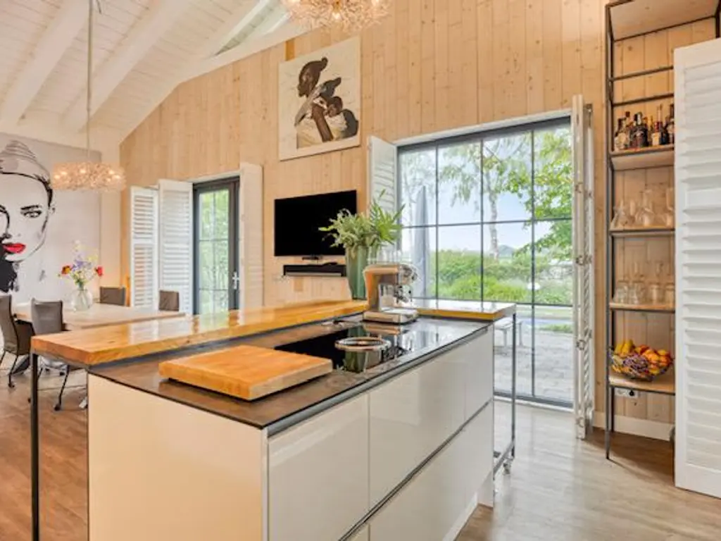 De Stille Wille 316, OOST WEST EN MIDDELBEERS