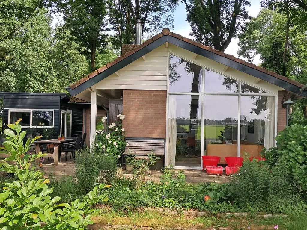 De Stille Wille 162, OOST WEST EN MIDDELBEERS