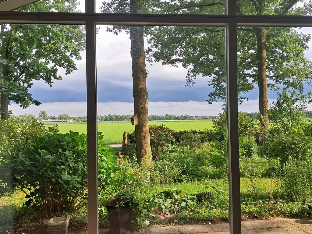 De Stille Wille 162, OOST WEST EN MIDDELBEERS