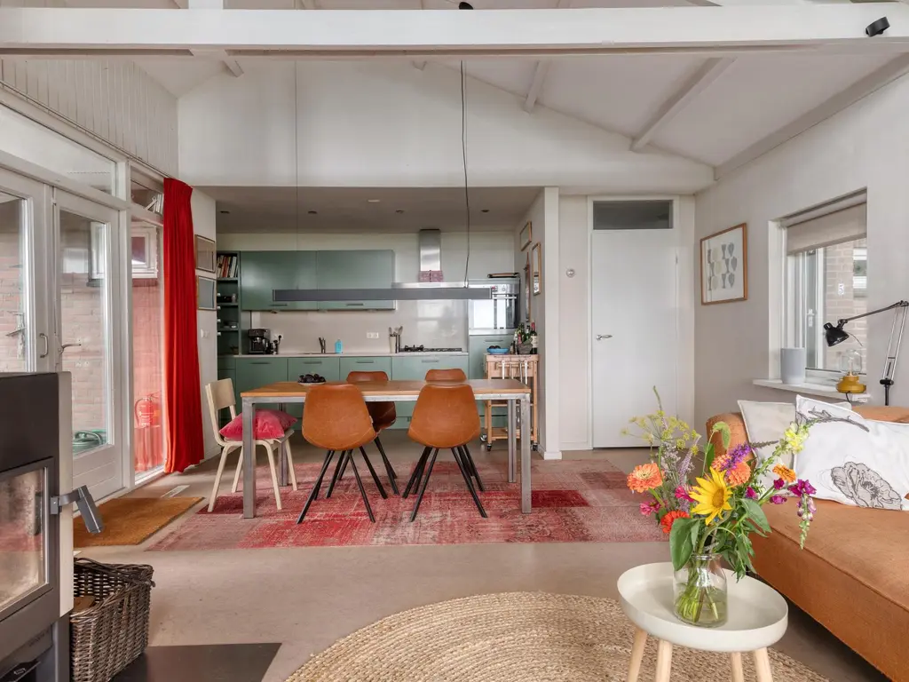 De Stille Wille 162, OOST WEST EN MIDDELBEERS