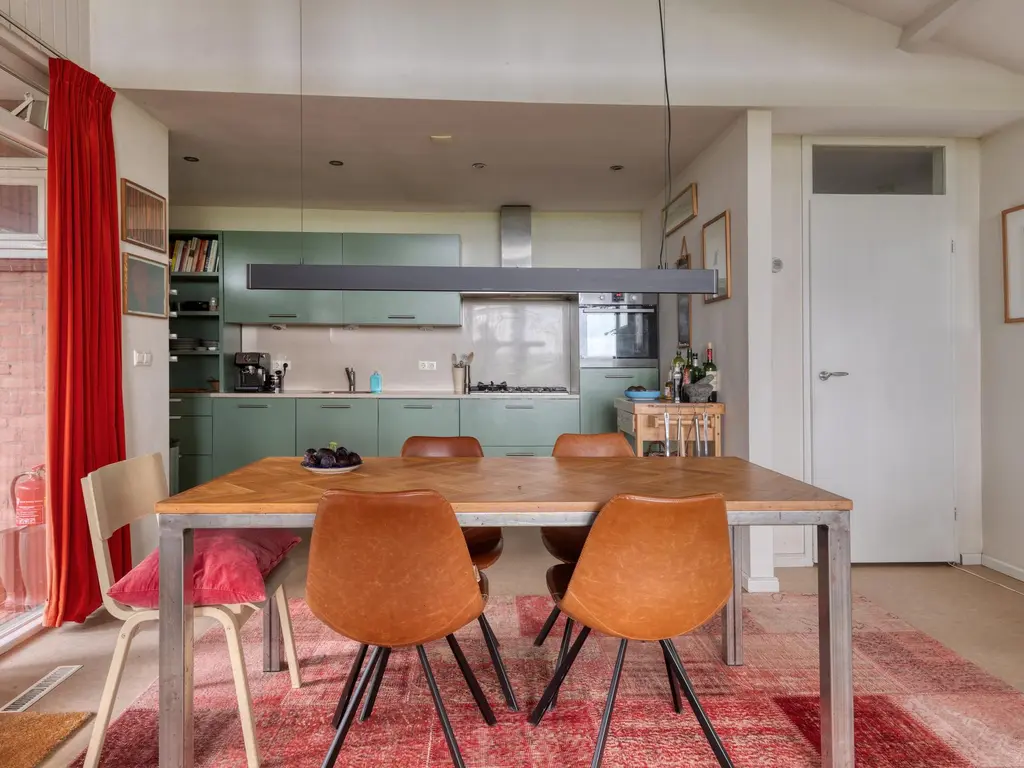 De Stille Wille 162, OOST WEST EN MIDDELBEERS