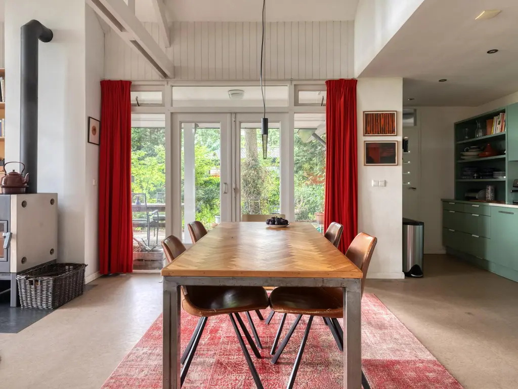 De Stille Wille 162, OOST WEST EN MIDDELBEERS