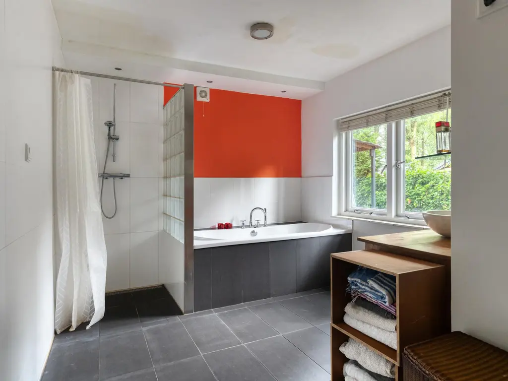 De Stille Wille 162, OOST WEST EN MIDDELBEERS