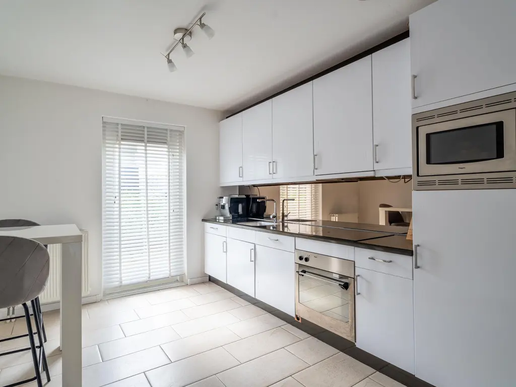 Nijkampvaart 142, 'S-GRAVENHAGE