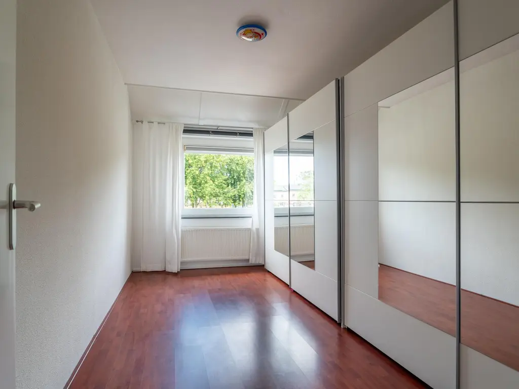 Nijkampvaart 142, 'S-GRAVENHAGE