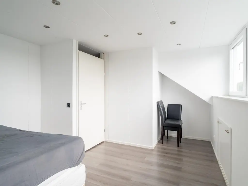 Nijkampvaart 142, 'S-GRAVENHAGE