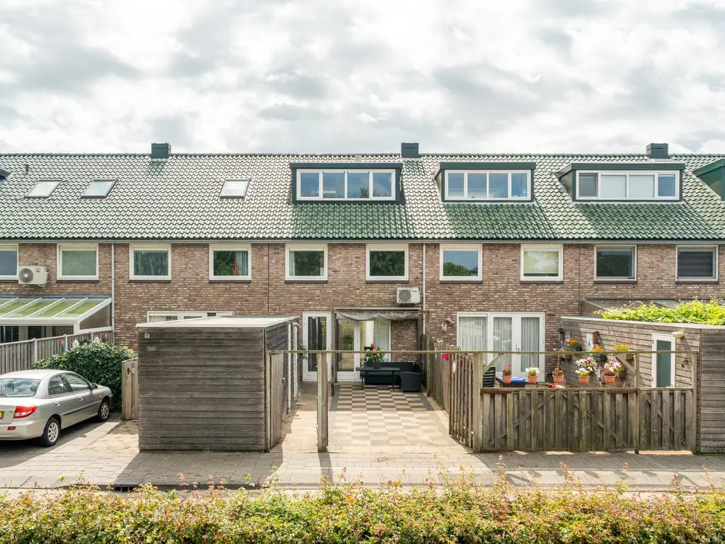 Nijkampvaart 142, 'S-GRAVENHAGE