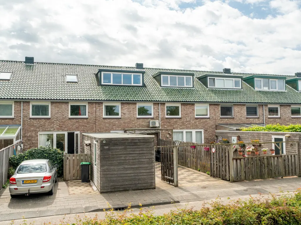 Nijkampvaart 142, 'S-GRAVENHAGE