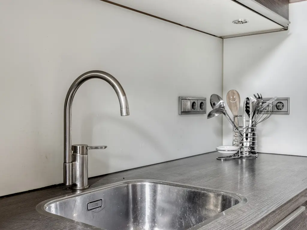 Wijnruitweg 98, TILBURG