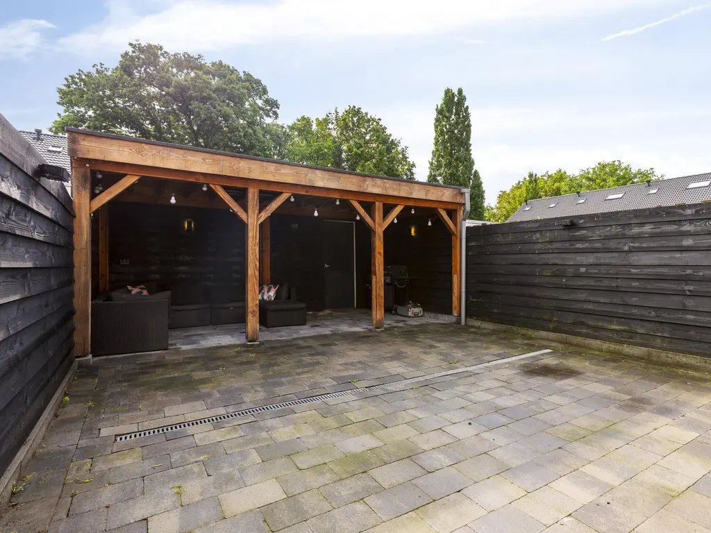 Wijnruitweg 98, TILBURG