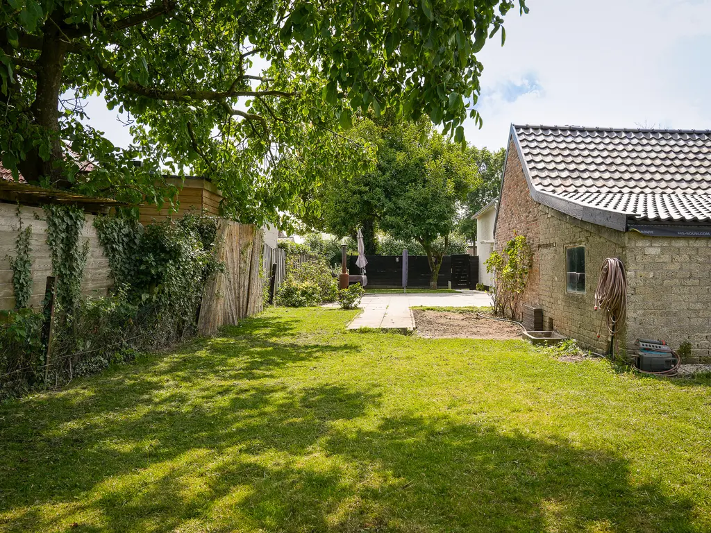 Burgemeester van Suchtelenstraat 17, BEUNINGEN GLD