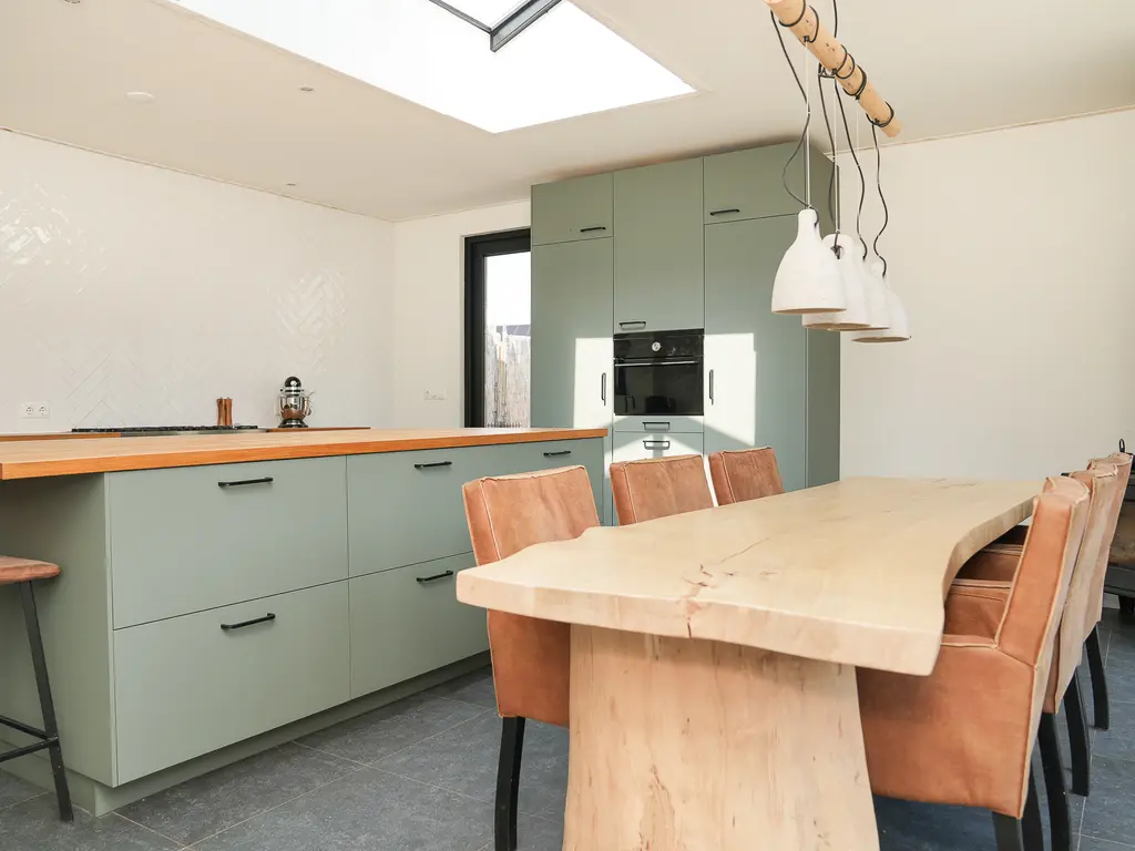 Burgemeester van Suchtelenstraat 17, BEUNINGEN GLD