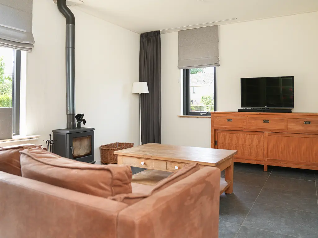 Burgemeester van Suchtelenstraat 17, BEUNINGEN GLD