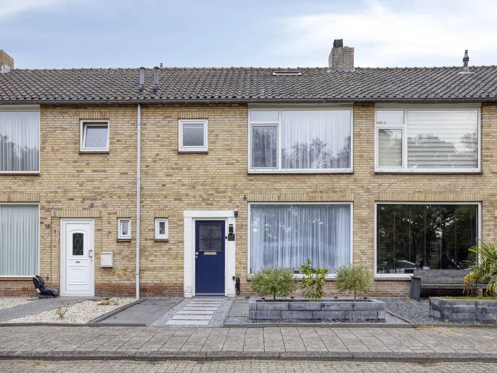 Hazelaarstraat 16, WAALWIJK