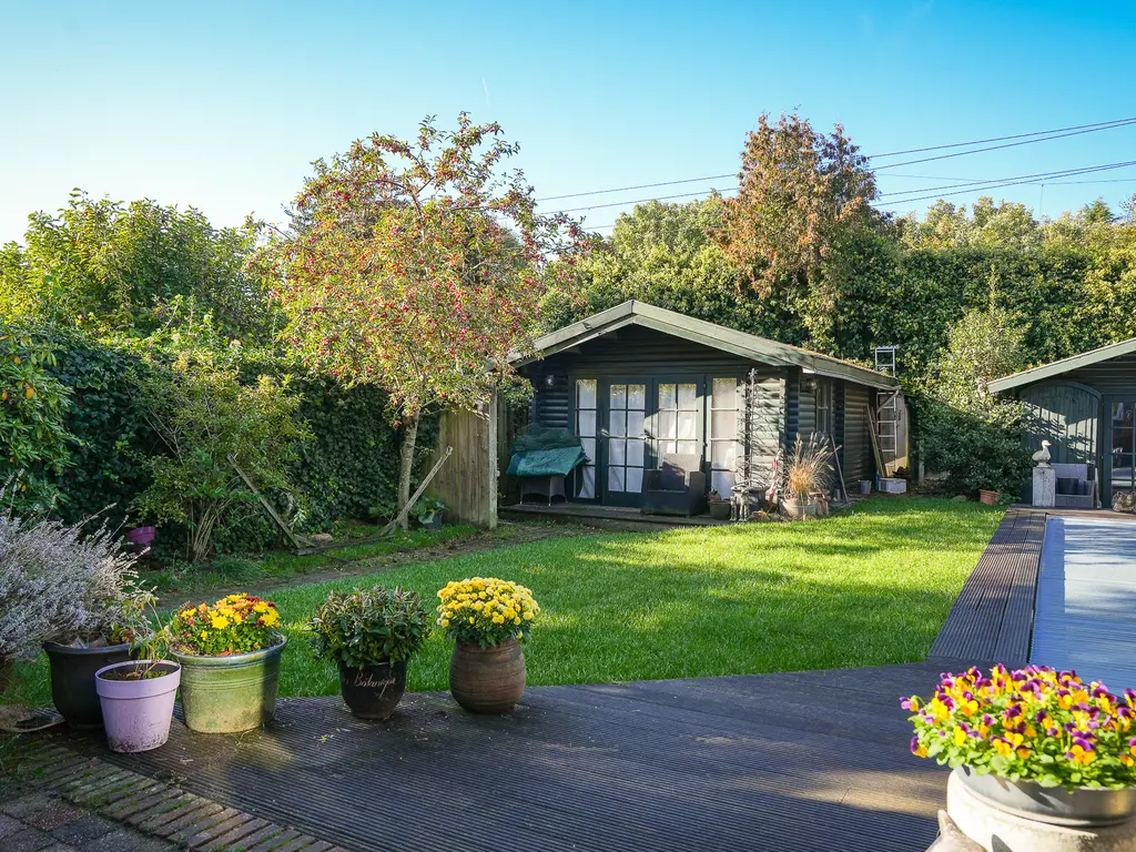 Juliana van Stolberglaan 26, NAARDEN