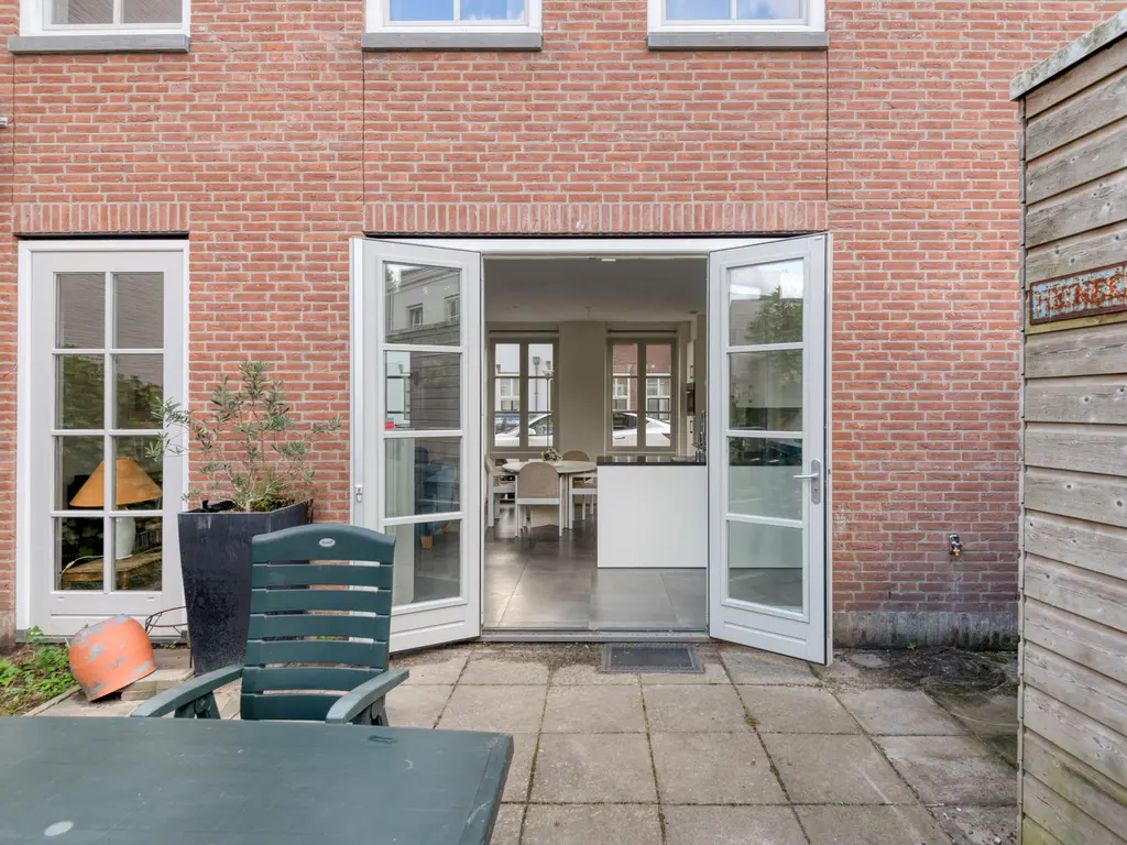 Koolstraat 24, HELMOND