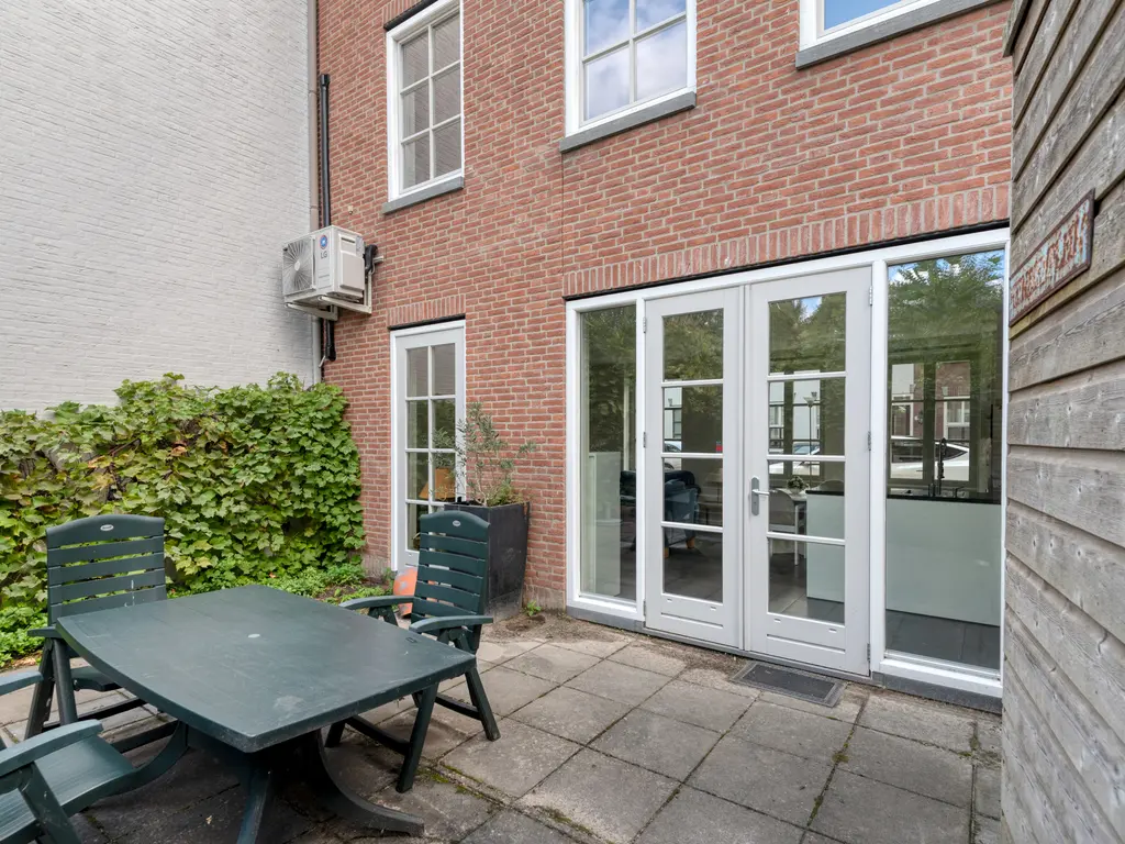 Koolstraat 24, HELMOND